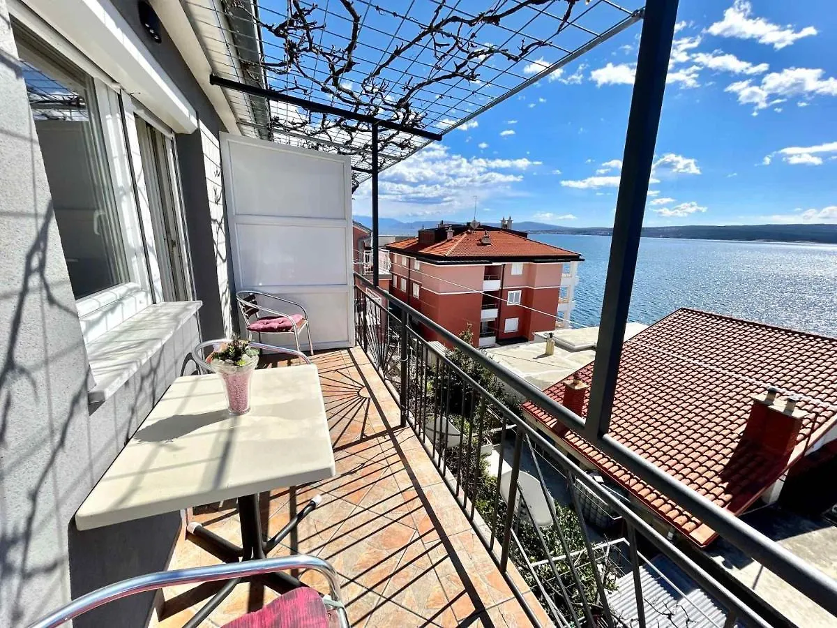 Apartments In Crikvenica 44015