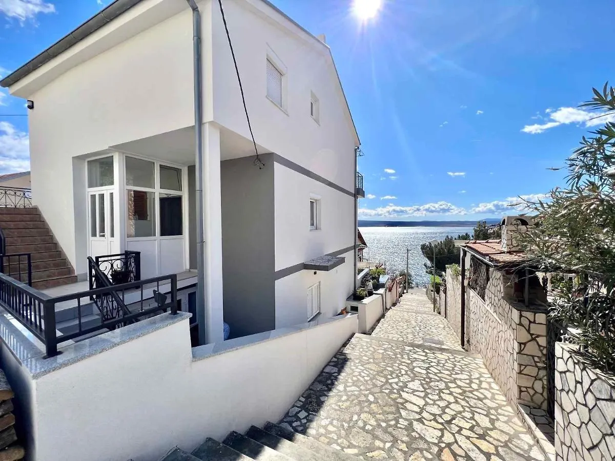 Apartments In Crikvenica 44015
