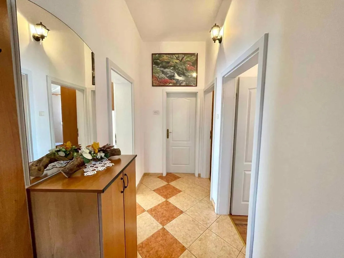 Apartments In Crikvenica 44015