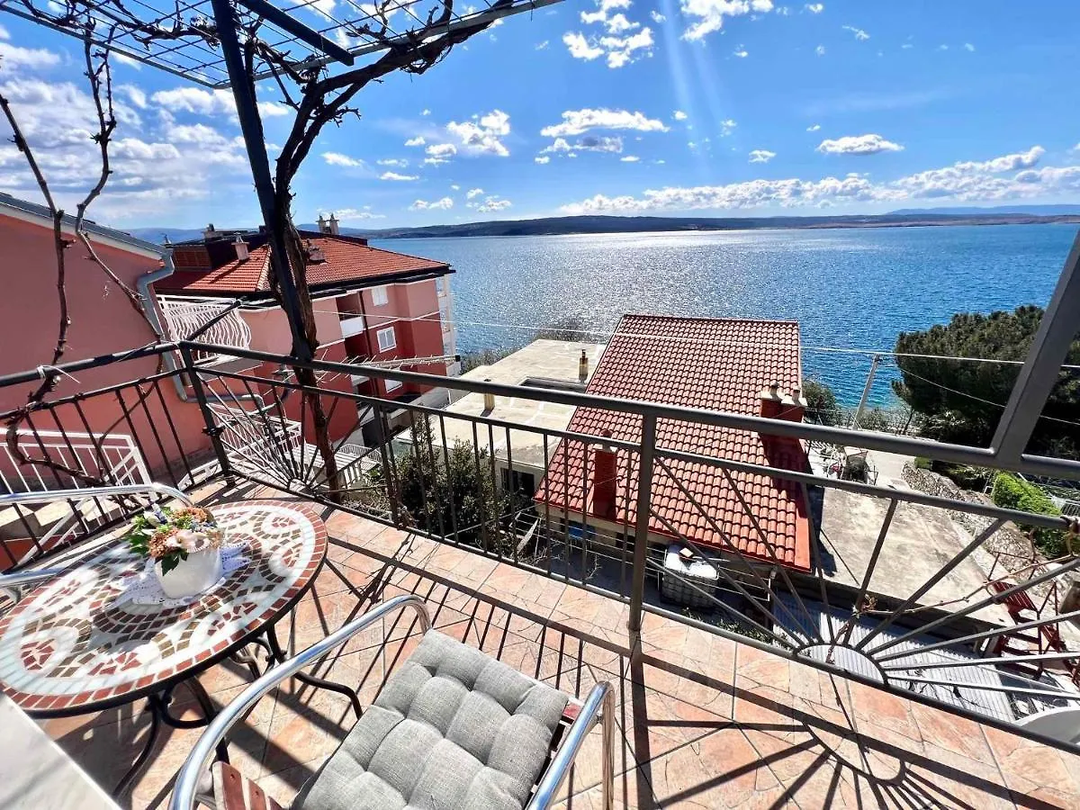 Apartments In Crikvenica 44015