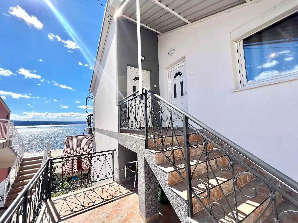 Apartments In Crikvenica 44015